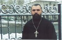 Прибытие в Успенский собор архиепископа Петрозаводского и Карельского Мануила; настоятель Успенского собора отец Андрей; с прихожанами; в приходском доме. Фото Ирины ЛАРИОНОВОЙ и автора